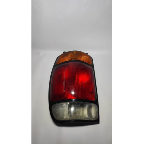 Lanterna Esquerda Ford Explorer Detalhe
